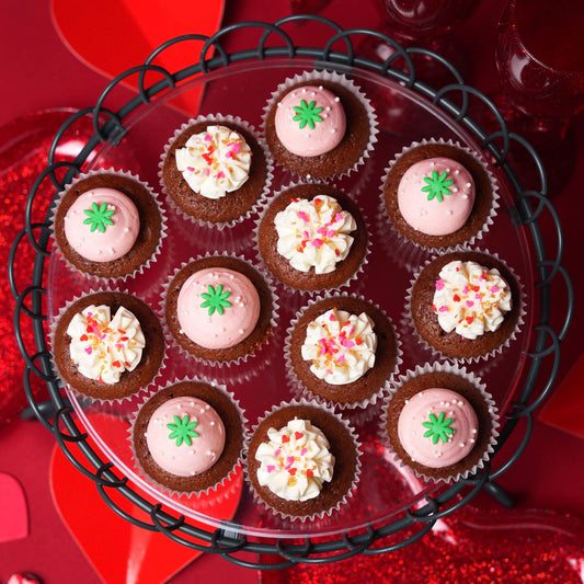 ミニストロベリーチョコボックス（ミニカップケーキ12個セット）