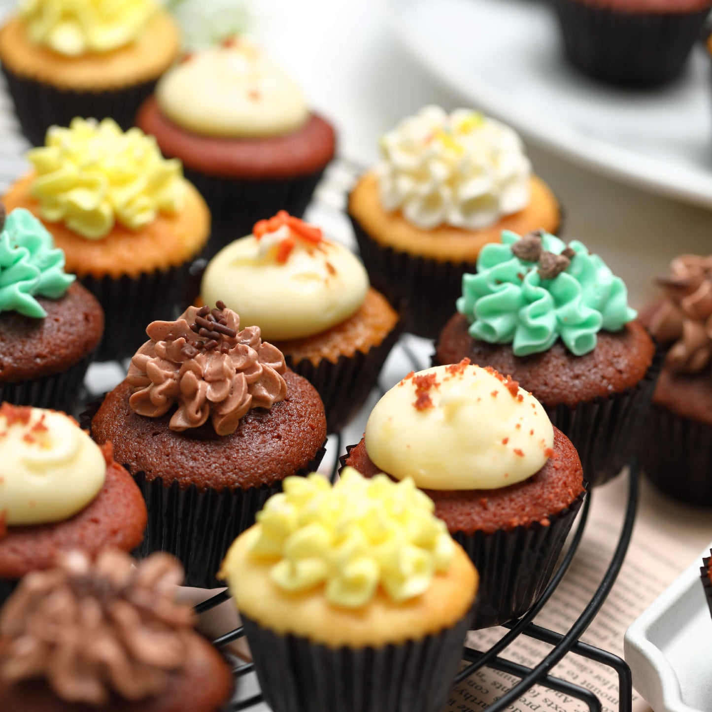 Mini Assortment Cupcakes (24/48 pieces) *Shipped sequentially within 3-4 days