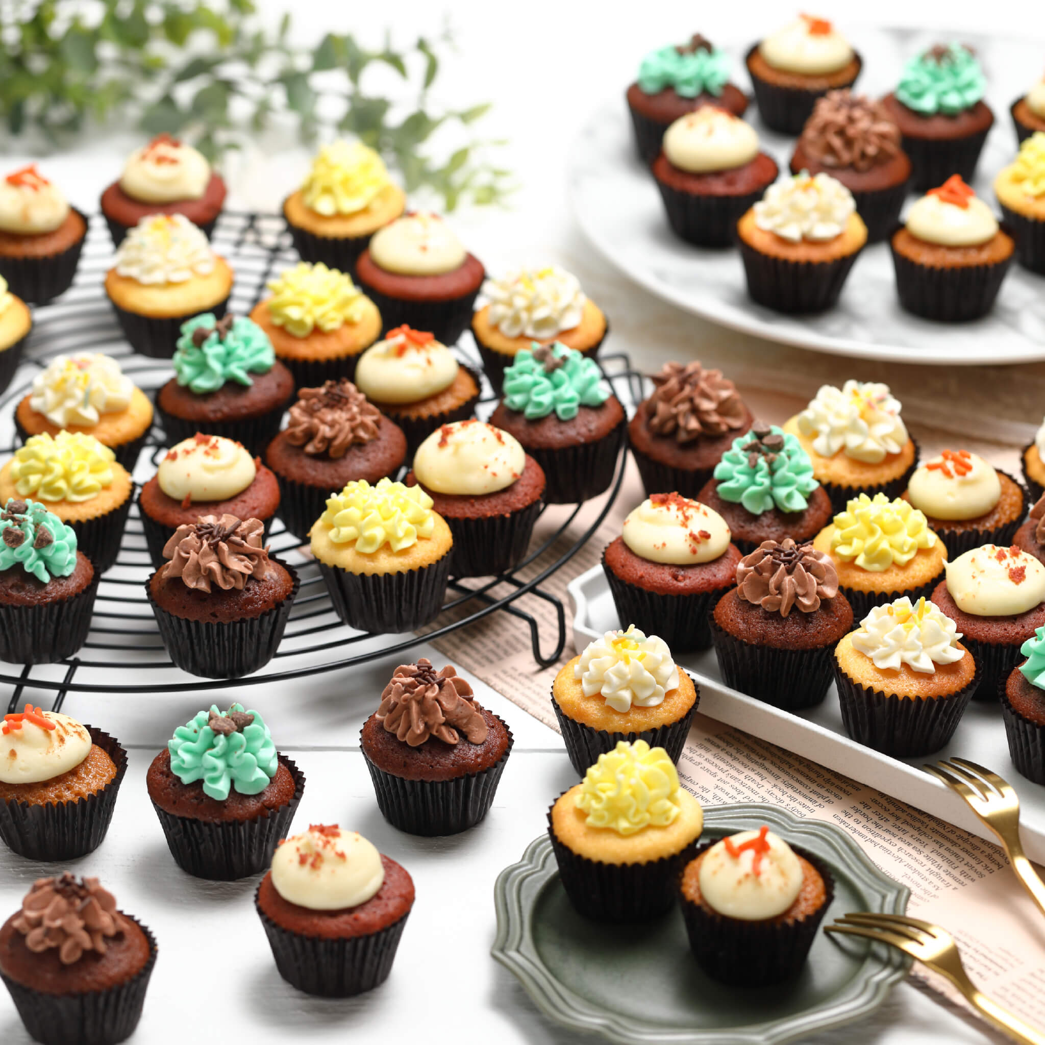 THE MINI CUPCAKE for MEAL ミニカップケーキの本と雑貨 ミニアソートメントカップケーキ（24個 / 48個）※3～4日以内順次発送