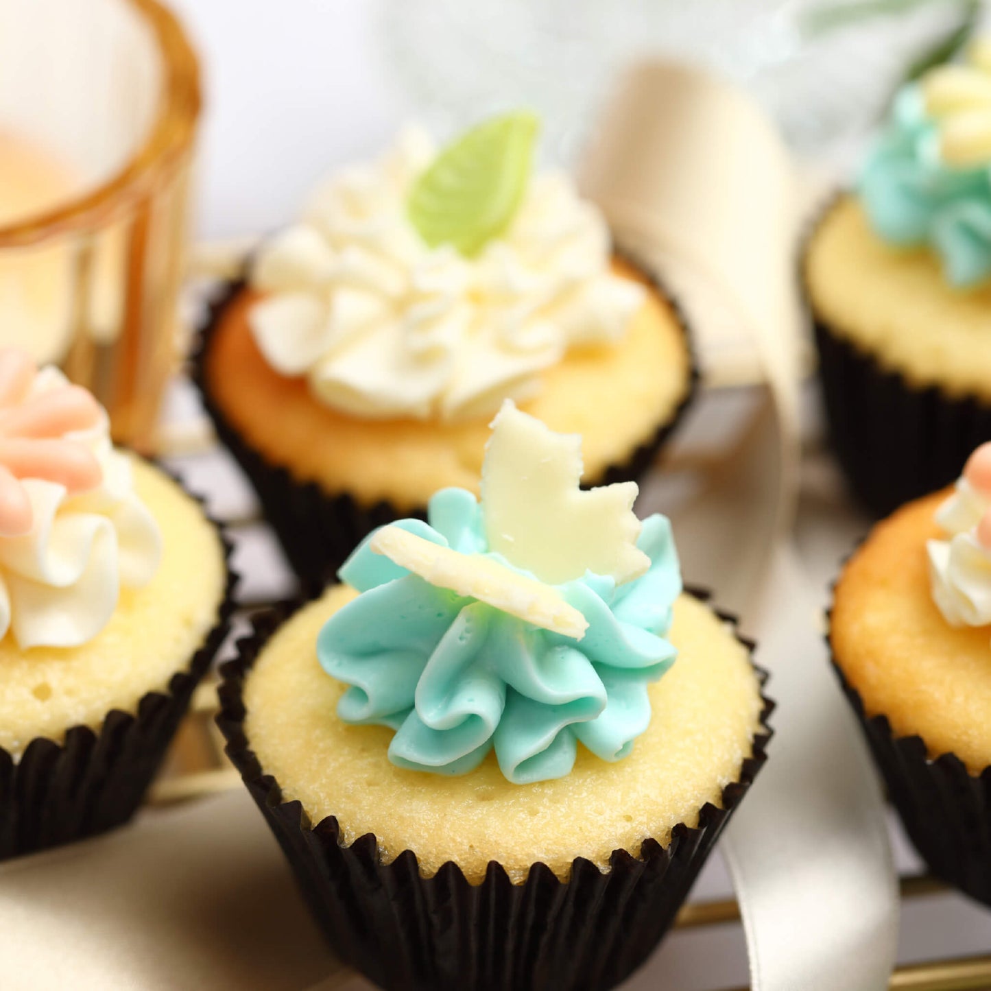 Mini Flower Birthday Box (24 pieces) *Shipped sequentially within 3-4 days