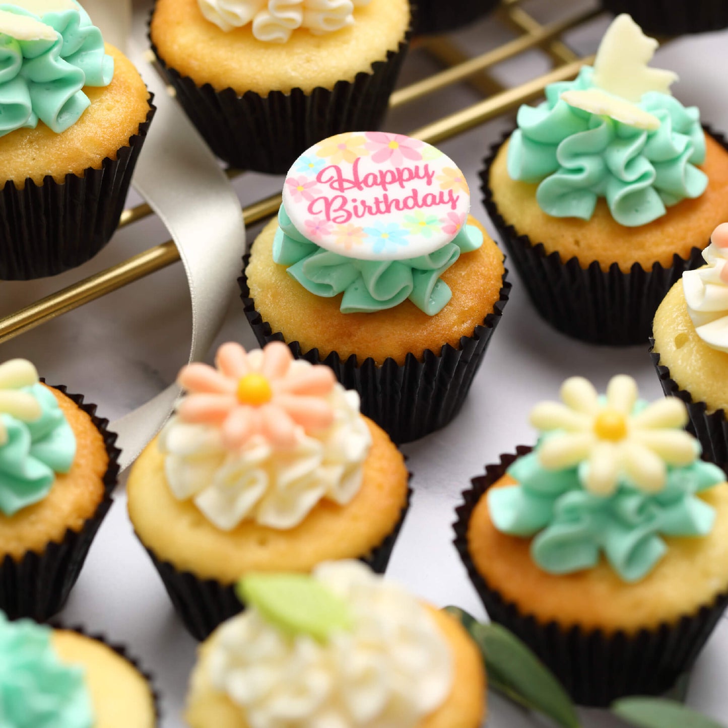 Mini Flower Birthday Box (24 pieces) *Shipped sequentially within 3-4 days