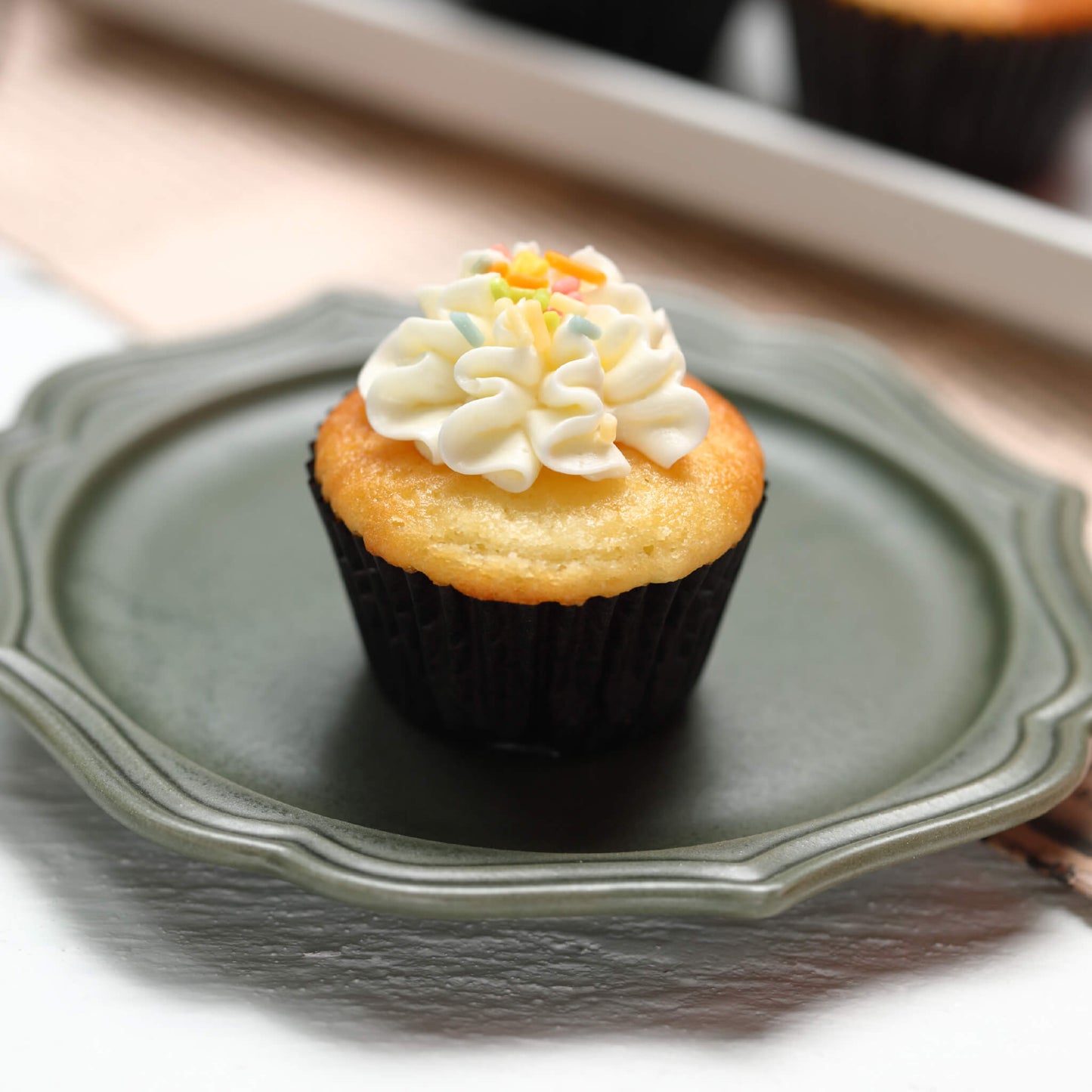 ミニバニラカップケーキ（24個）※3～4日以内順次発送